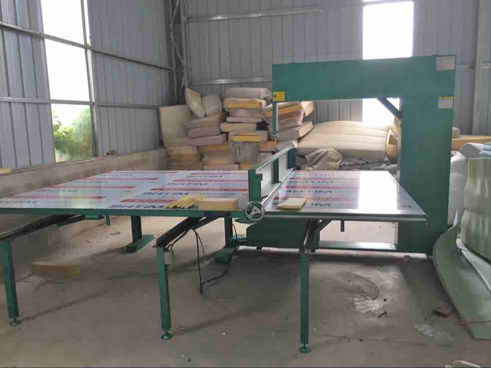 vertical foam cutting machine.jpg vertical foam cutting machine.jpg